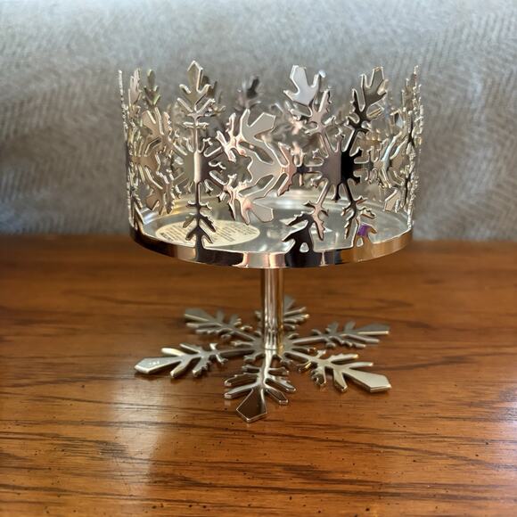 Bath & Body Works 3 Wick Candle Holder Snowflake Pedestal - Picture 1 of 3
